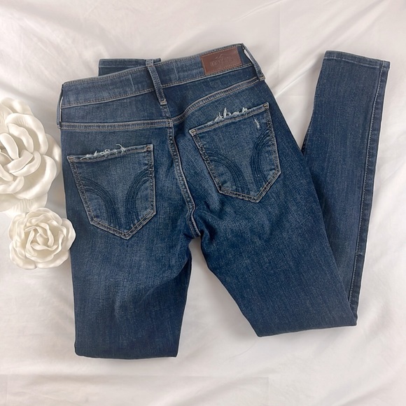 NWT HOLLISTER CURVY MID-RISE DISTRESSED JEANS. W24 L26 - Picture 4 of 5